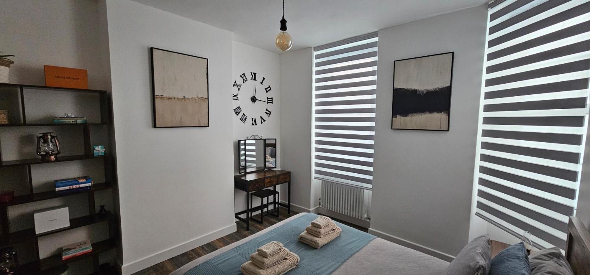 Tower Bridge Spacious King Bedroom With Extra Large Windows London Exterior photo